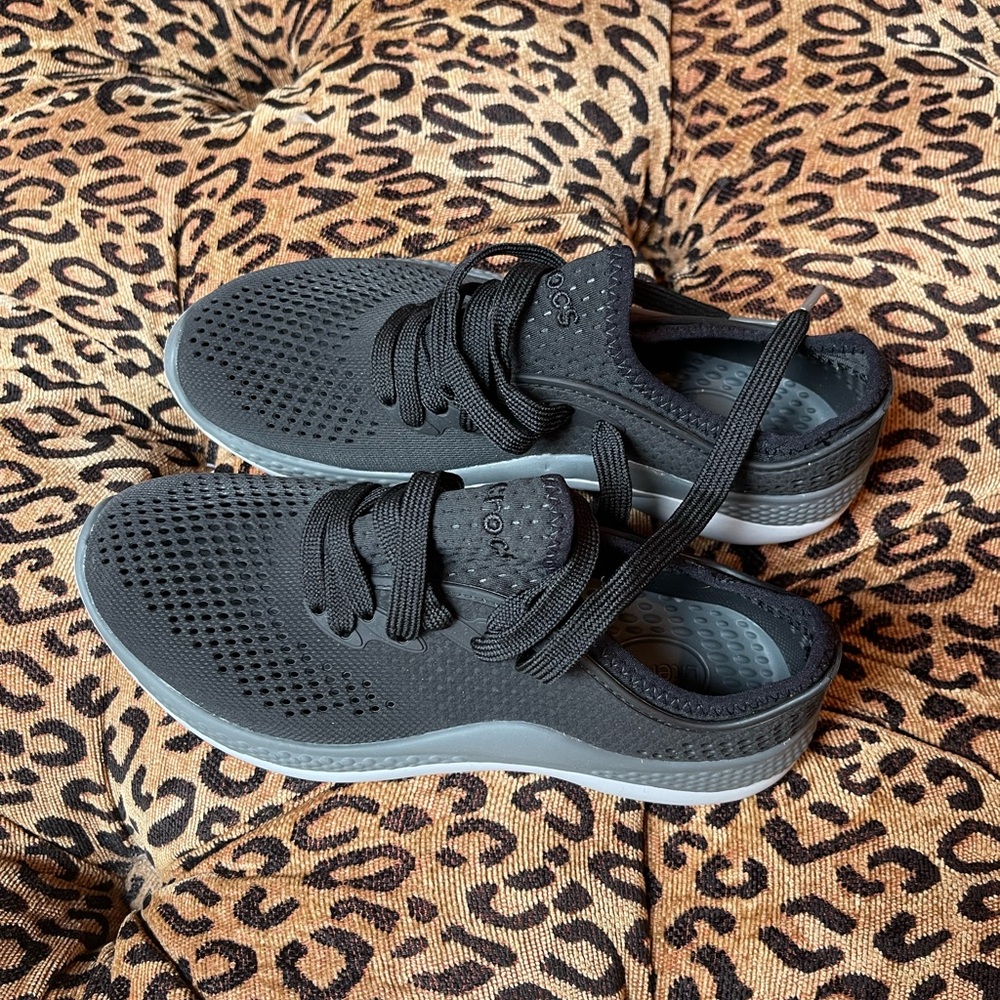 W5 Black Knit Sneakers